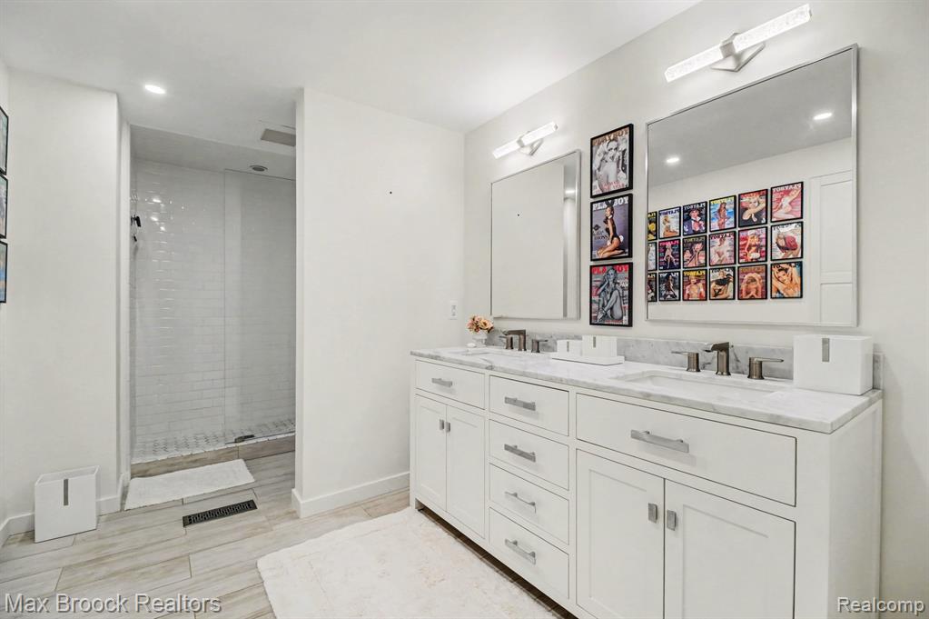 22724 King Richard Court, Beverly Hills, MI 48025 — Photo 22