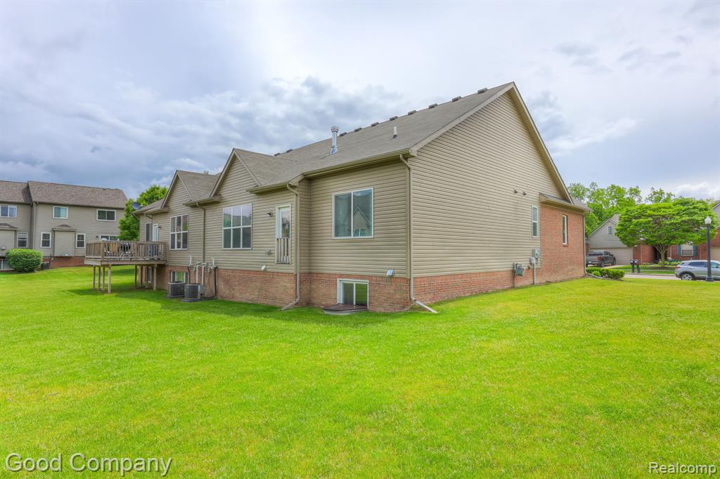 2763 AMBASSADOR Drive, Ypsilanti, MI 48198 — Photo 32