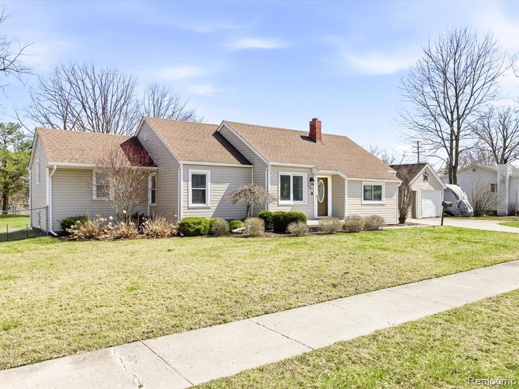 1561 Pennsylvania Avenue, Marysville, MI 48040 — Photo 31