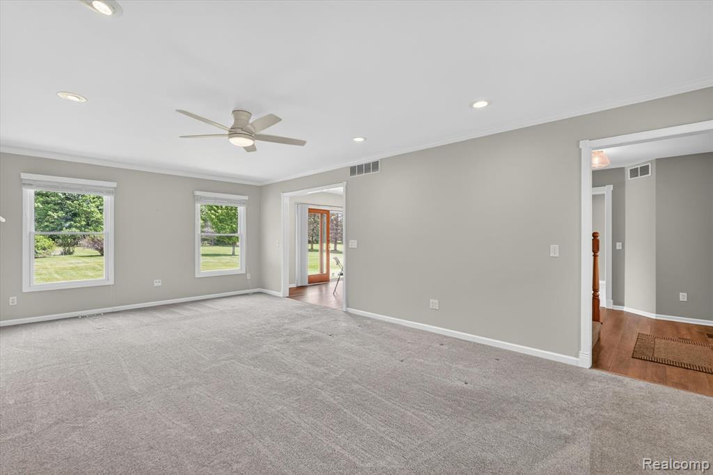 2724 Ore Valley Drive, Hartland, MI 48353 — Photo 9