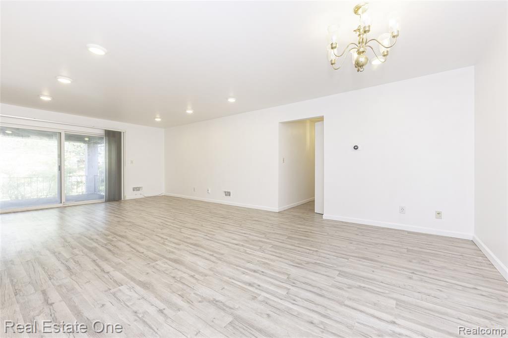 27630 W Echo Valley, 221, Farmington Hills, MI 48334 — Photo 25