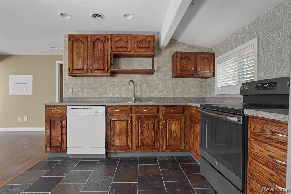 9106 Maple Road, Clay, MI 48001 — Photo 13