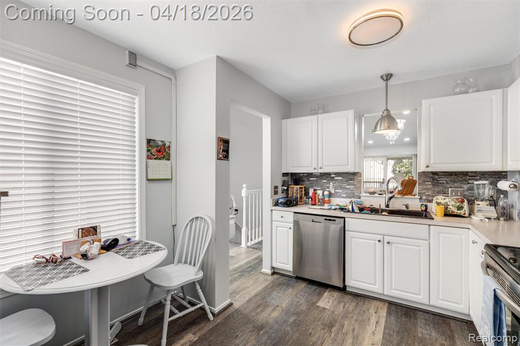405 Ravencrest Lane, Westland, MI — Photo 14