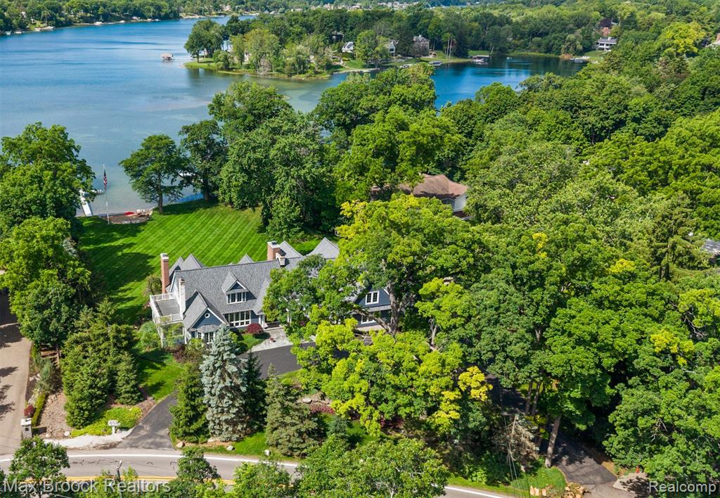 4875 Old Orchard Trail, Orchard Lake Village, MI 48324
