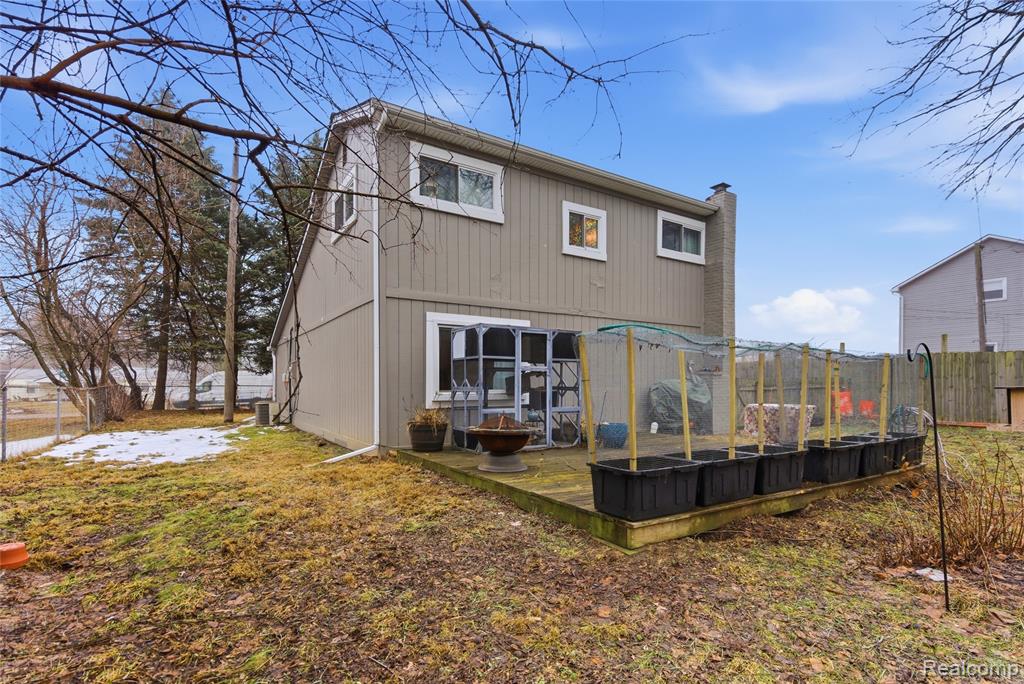 875 Scott Lake Road, Waterford, MI 48328 — Photo 35