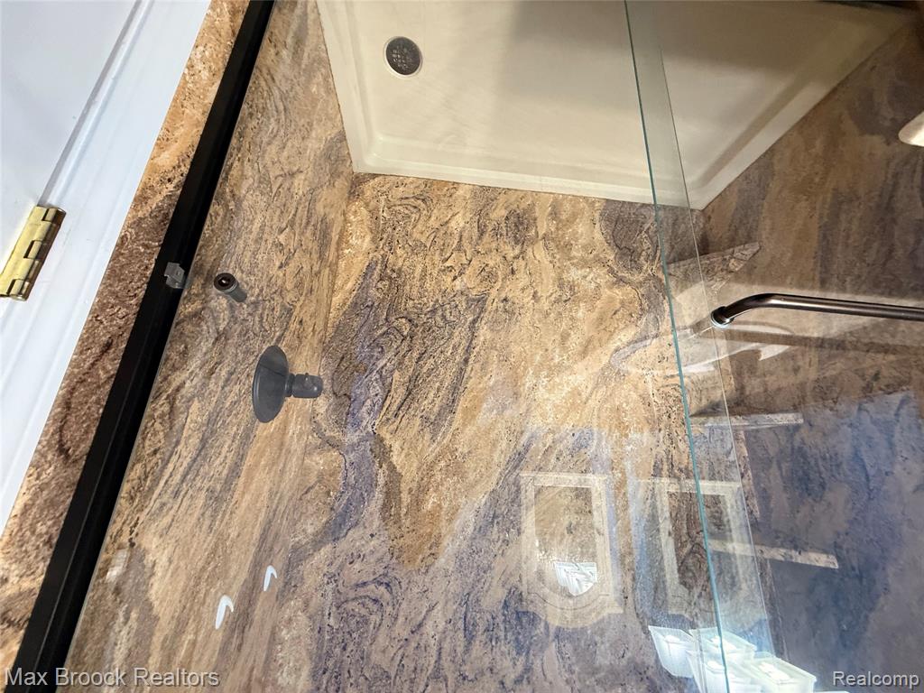 6109 Orchard Lake Road, West Bloomfield, MI — Photo 15
