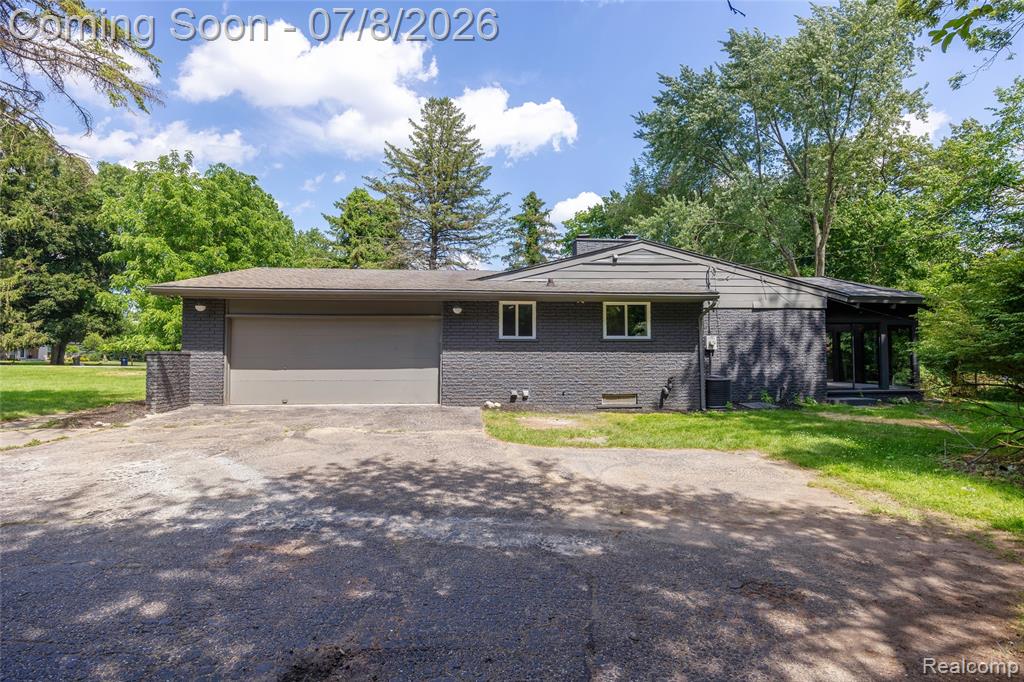 4469 Chamberlain Drive, Bloomfield Hills, MI 48301 — Photo 46