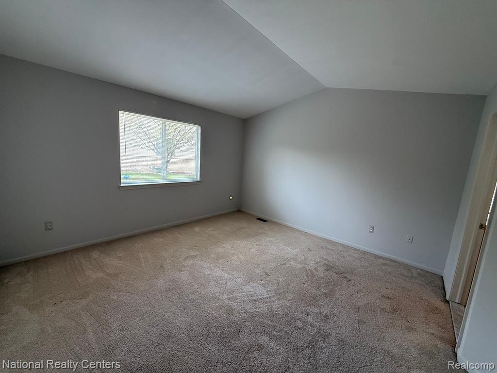 41506 GREENSPIRE Drive, Clinton Twp, MI 48038 — Photo 18