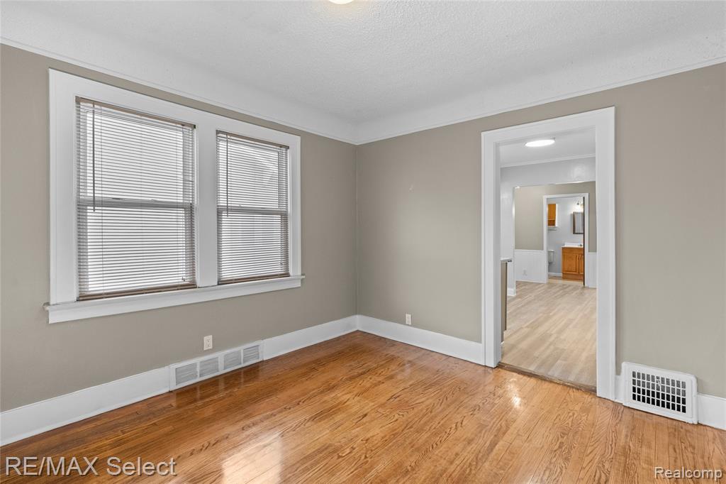 619 Frank Street, Flint, MI 48504 — Photo 14