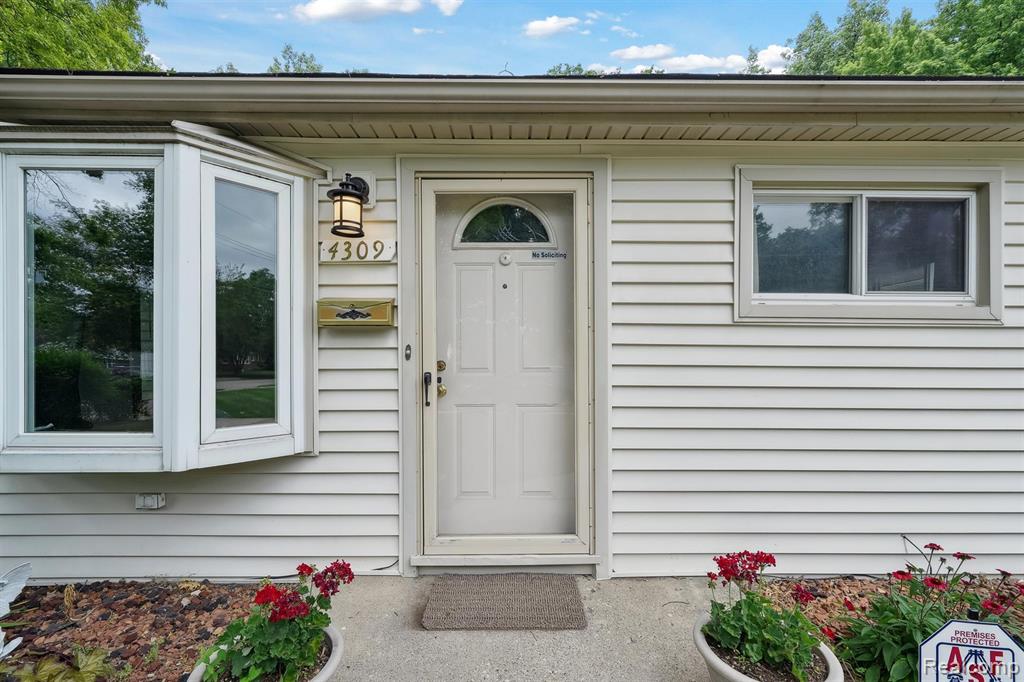 4309 Marr Avenue, Warren, MI 48091 — Photo 4