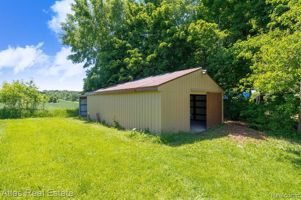 9450 HOGAN Road, Fenton, MI 48430 — Photo 7