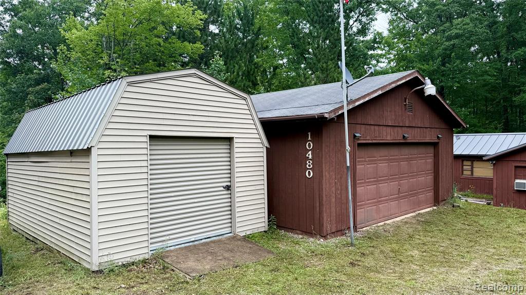10480 N Athey Avenue, Harrison, MI 48625 — Photo 2