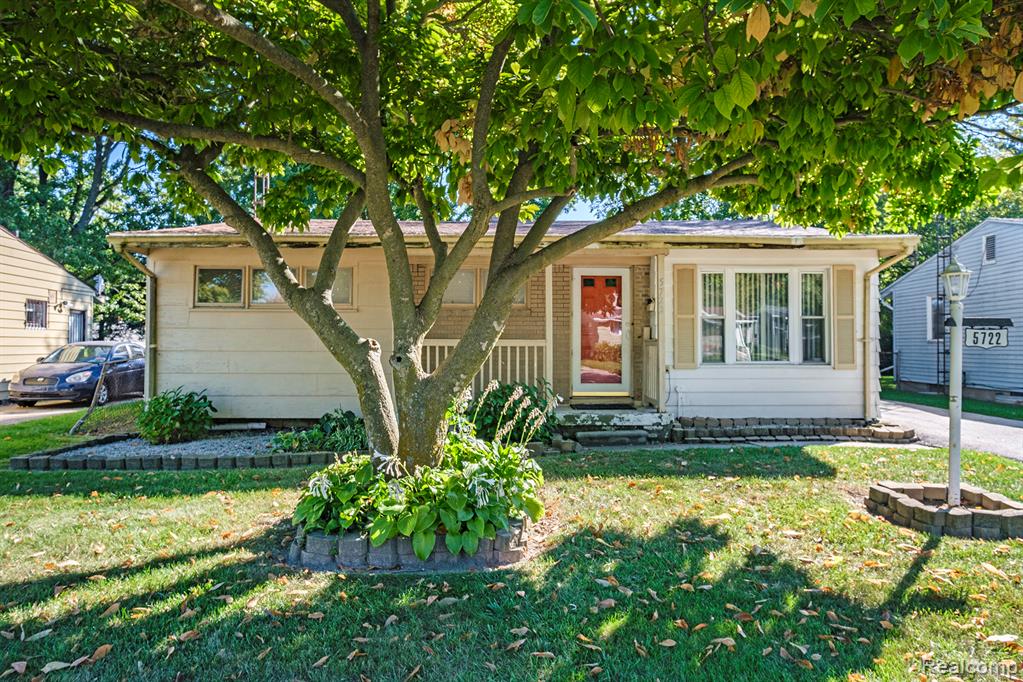 5722 Susan Street, Flint, MI 48505 — front exterior
