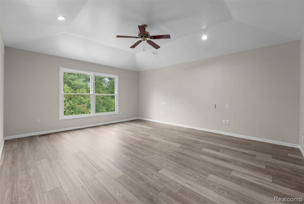 7386 Woodlore Drive, West Bloomfield, MI 48323 — Photo 21