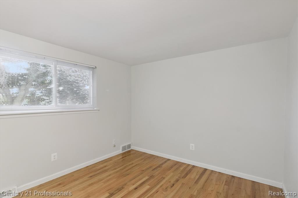 910 Jeffrey Drive, Northville, MI 48167 — Photo 35