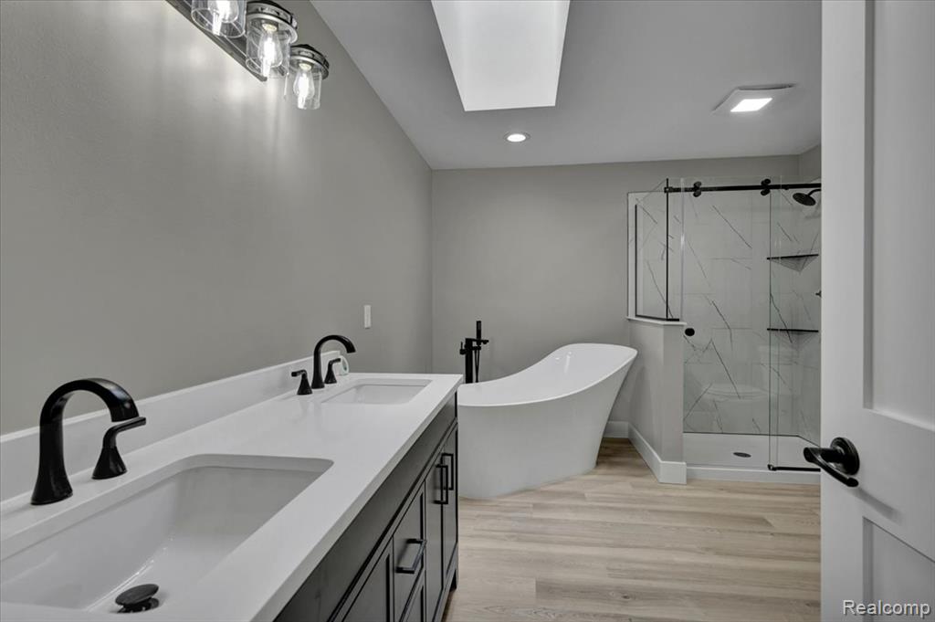 7341 Wood Pointe Drive, Almont, MI 48003 — Photo 30