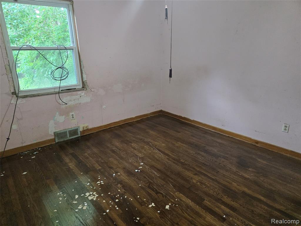 10346 Lakepointe Street, Detroit, MI 48224 — Photo 9