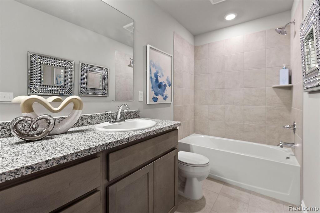2250 Chase Drive, 117, Howell, MI 48855 — Photo 17