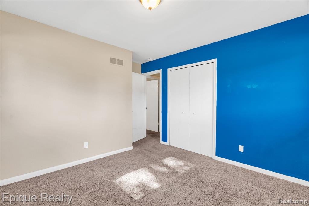 8052 Dungarvin Drive, Grand Blanc, MI 48439 — Photo 23