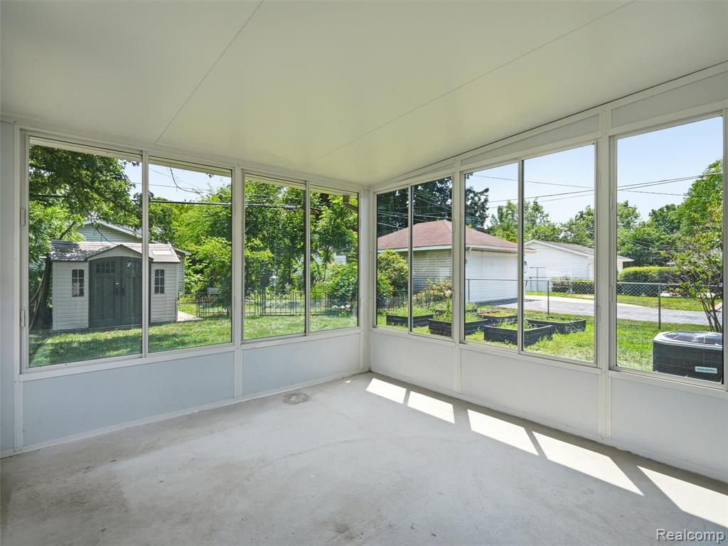 240 E Huron River Drive, Belleville, MI 48111 — Photo 6