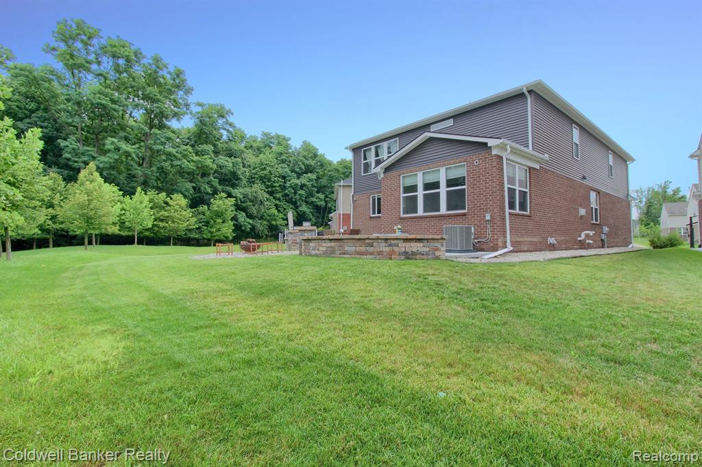 44298 BILLINGS Drive, Novi, MI 48377 — Photo 40