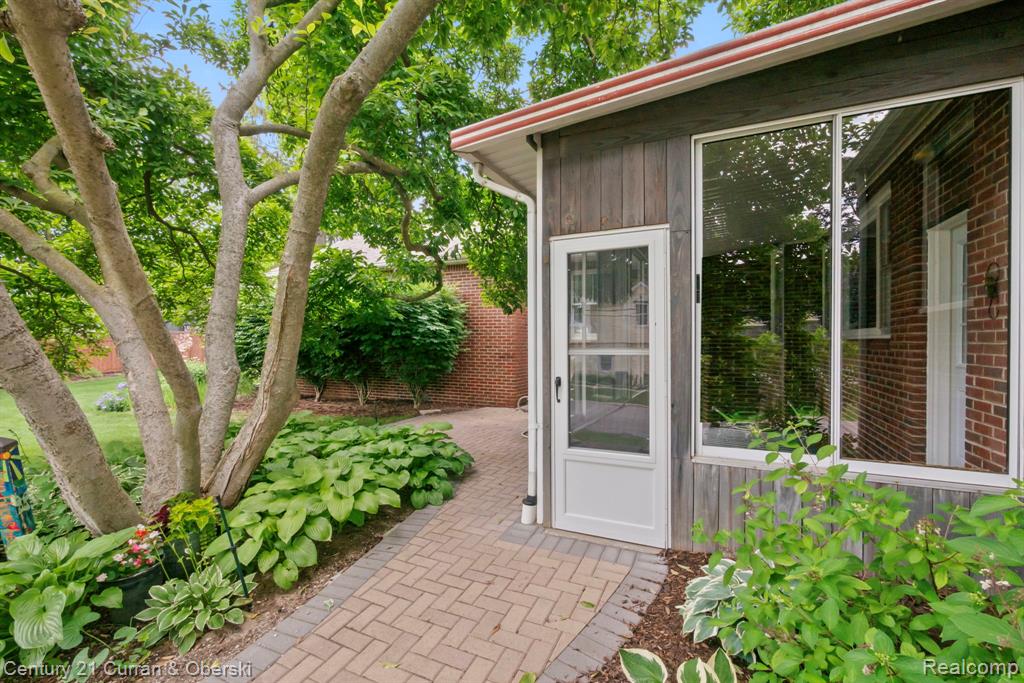 551 N Evergreen Street, Plymouth, MI 48170 — Photo 37