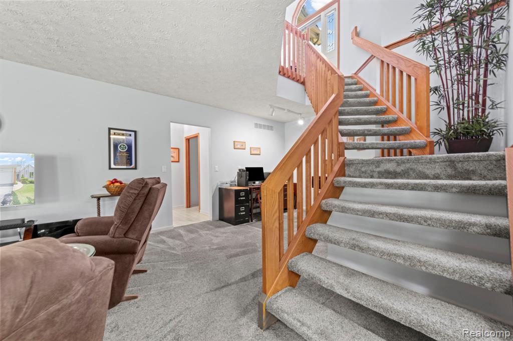 6687 Ridgeview Drive, Clarkston, MI — Photo 36