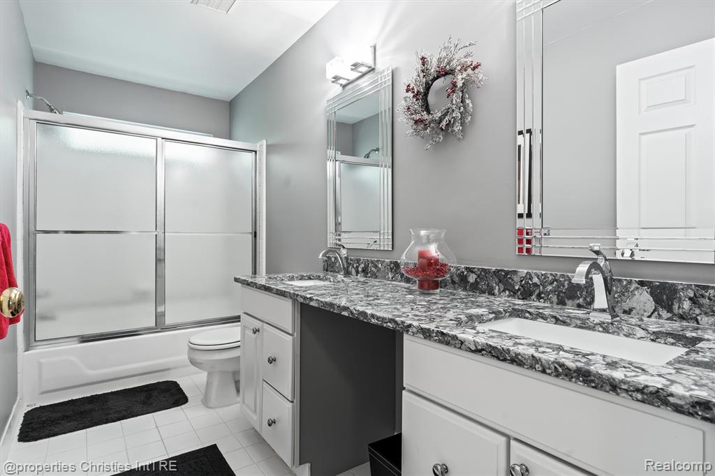 4709 Greenview Court, Commerce Twp, MI 48382 — Photo 27