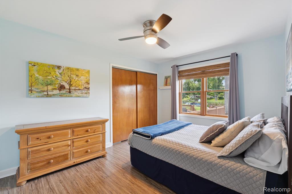319 Angola Street, Wolverine Lake, MI 48390 — Photo 17