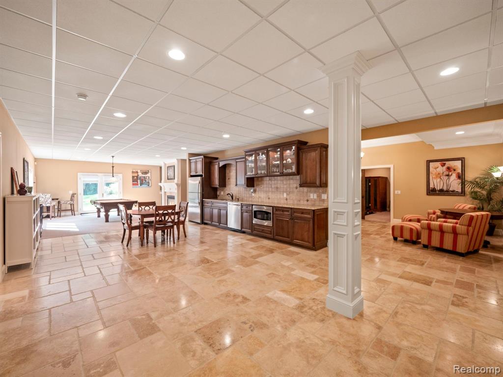 810 HIGHWOOD Drive, Bloomfield Hills, MI 48304 — Photo 34
