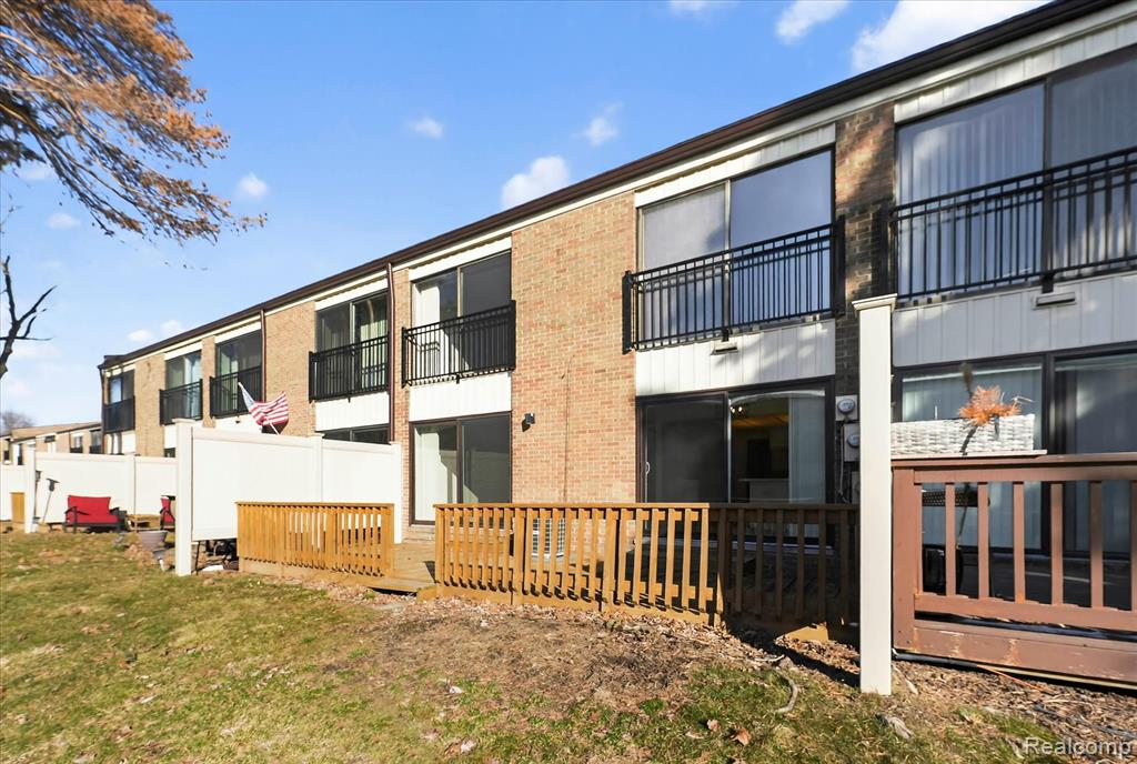 18268 University Park Drive, Livonia, MI, 48152