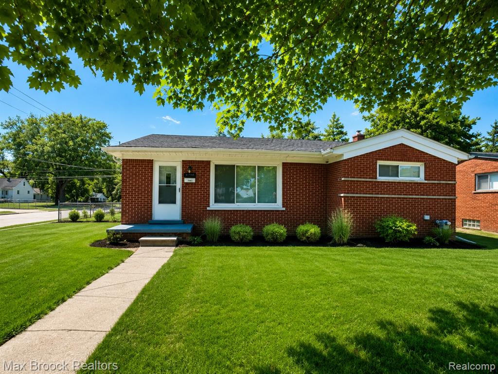 21307 Le Fever Avenue, Warren, MI 48091