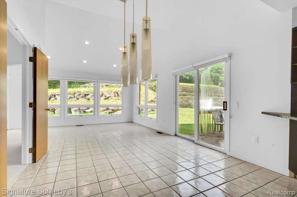 4156 Marlwood Drive, West Bloomfield, MI 48323 — Photo 7