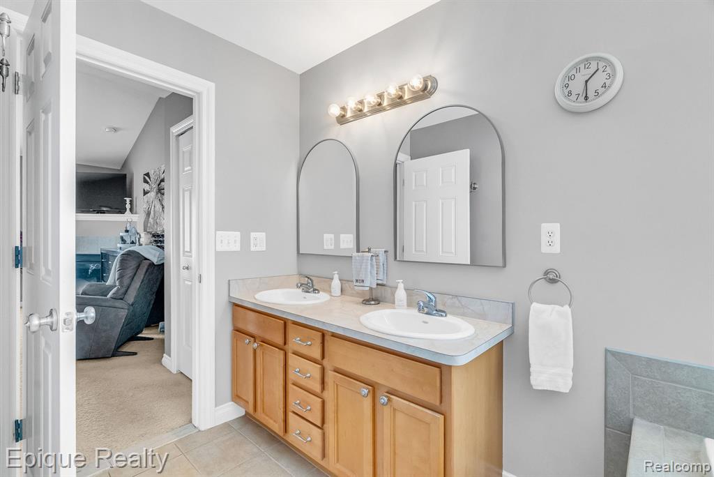 8459 Cranbrook Drive, Grand Blanc, MI 48439 — Photo 33