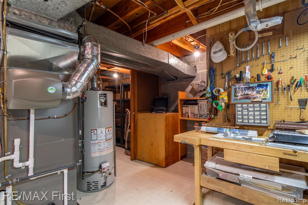 54815 FRANKLIN Drive, Shelby Twp, MI 48316 — Photo 57
