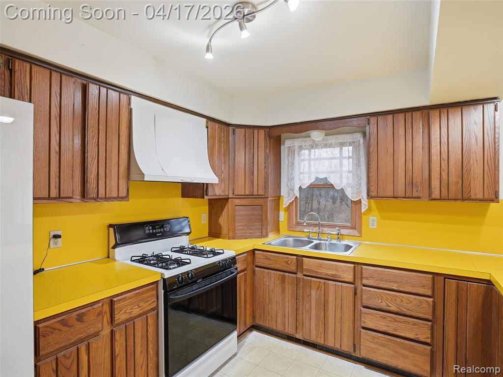 11430 Big Lake Road, Davisburg, MI 48350 — Photo 21