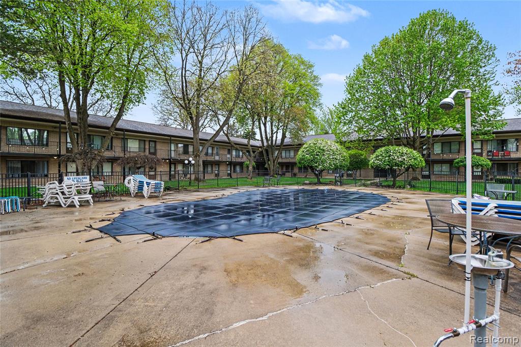 995 N Cass Lake Road, 144, Waterford, MI 48328 — Photo 16