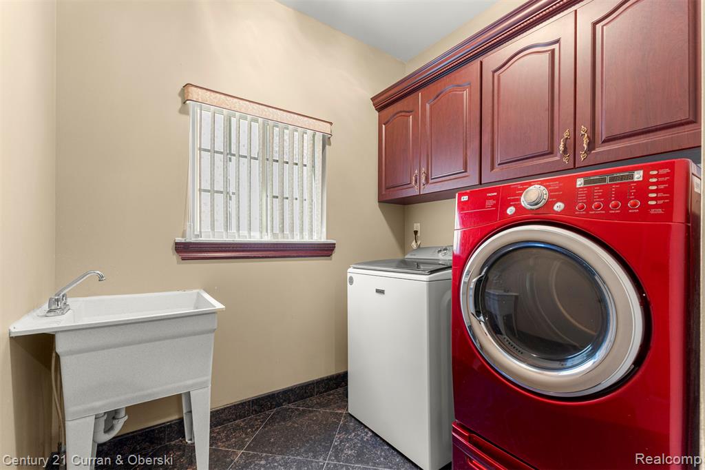 6318 Whitefield Street, Dearborn Heights, MI 48127 — Photo 29