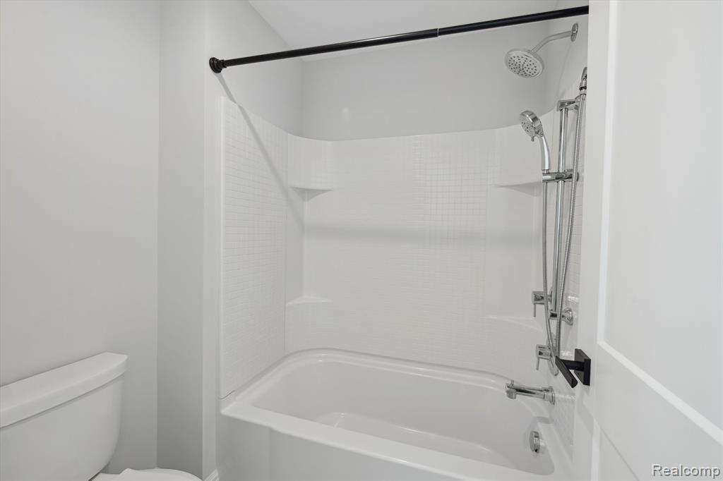 595 BRIGHTON LAKE RD, Brighton, MI 48116 — Photo 29
