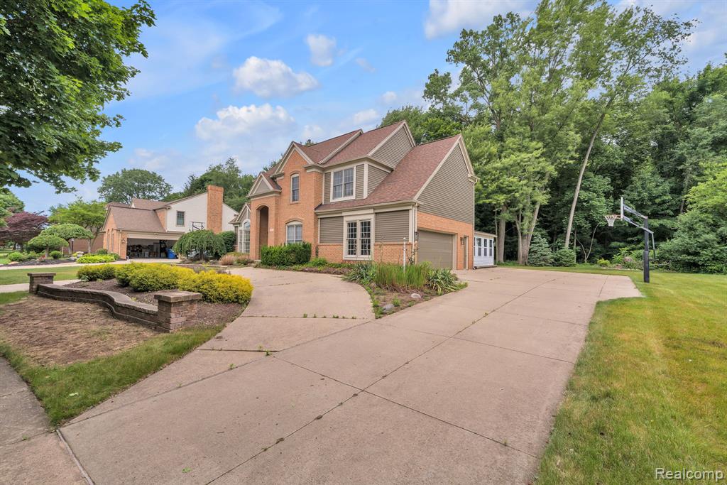 47974 Deer Trail Drive, Canton, MI 48187 — Photo 3