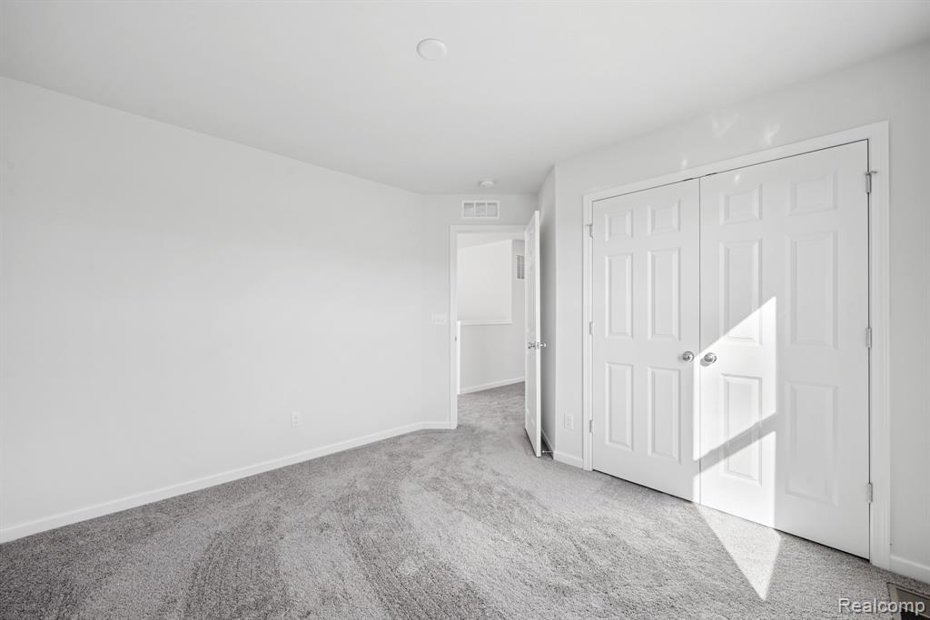 54822 Heron Circle, New Baltimore, MI 48047 — Photo 21