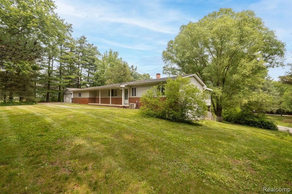 9920 DEXTER PINCKNEY Road, Pinckney, MI 48169 — Photo 12