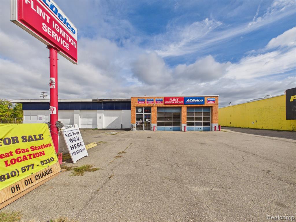 1613 S Saginaw Street, Flint, MI 48503