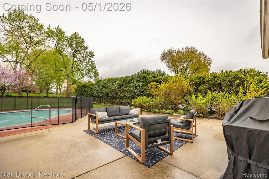 2275 Park Ridge Drive, Bloomfield Hills, MI 48304 — Photo 9