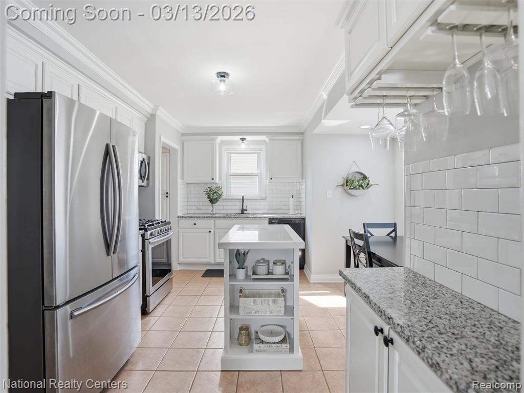 2266 Robina Avenue, Berkley, MI 48072 — Photo 8