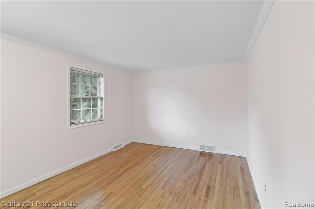 910 Jeffrey Drive, Northville, MI 48167 — Photo 32