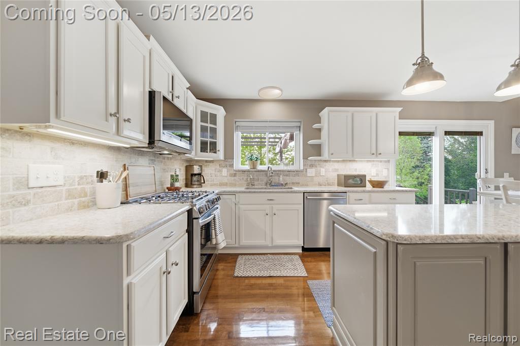 1031 Crestwood Court, South Lyon, MI 48178 — Photo 12