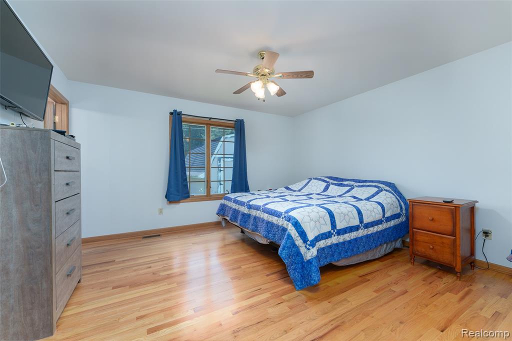5382 Meadowlawn Road, Fowlerville, MI 48836 — Photo 23