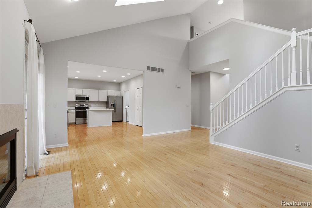 4368 Gateway Circle, West Bloomfield, MI — Photo 10