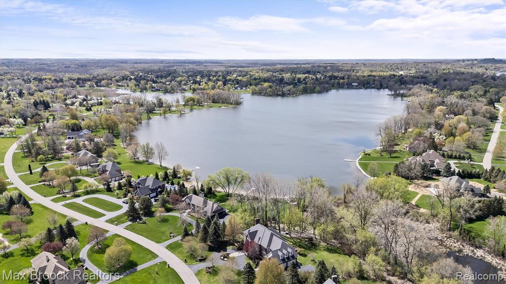 398 Shrewsbury Drive, Clarkston, MI 48348 — Photo 90